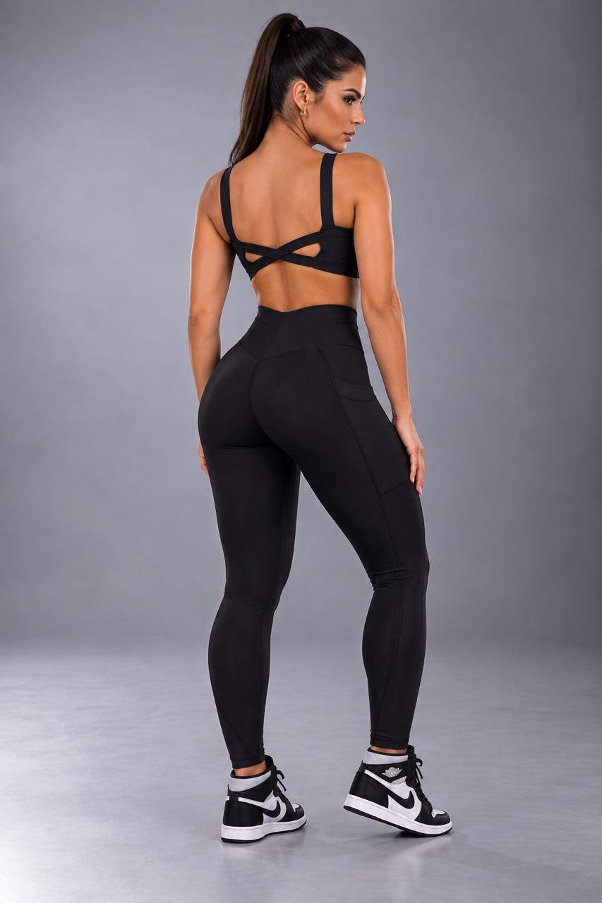 Conjunto Feminino Fitness ALPHA21  Top e Legging com Bolsos
